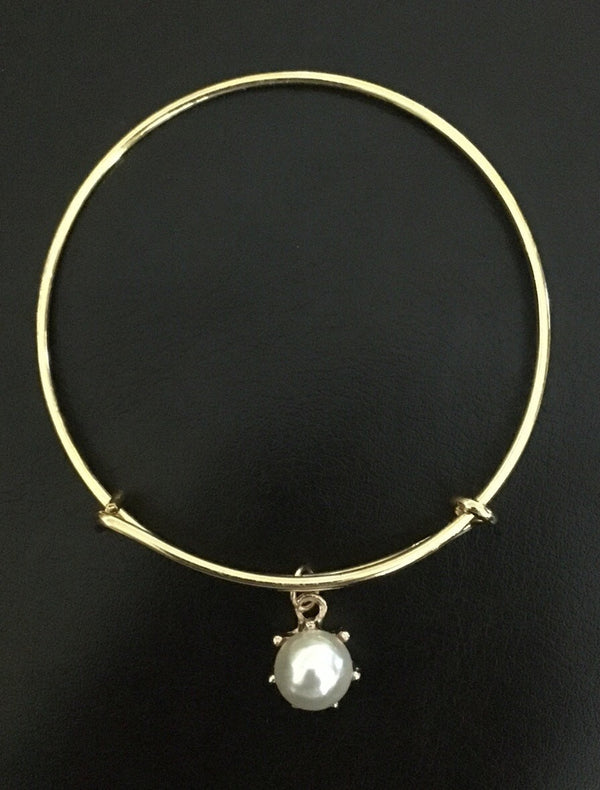 Simple Beauty Pearl Bangle